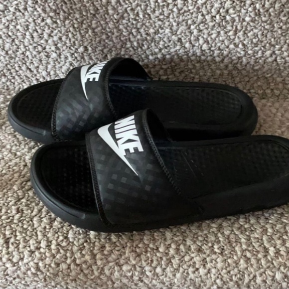 nike Shoes - nike slides